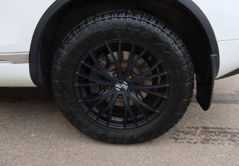 Подержанный автомобиль Volkswagen Touareg 2013 года (9 фото)