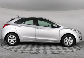 Подержанный автомобиль Hyundai i30 Hatchback 2016 года (4 фото)