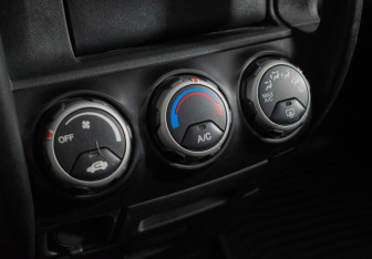 Подержанный автомобиль Honda CR-V 2004 года (13 фото)