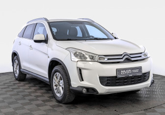 Подержанный автомобиль Citroen C4 Aircross 2014 года (3 фото)