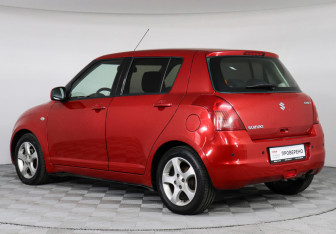 Подержанный автомобиль Suzuki Swift Hatchback 2006 года (7 фото)