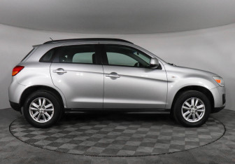 Подержанный автомобиль Mitsubishi ASX 2012 года (4 фото)
