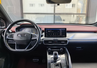 Подержанный автомобиль Geely Coolray 2020 года (14 фото)