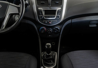 Подержанный автомобиль Hyundai Solaris Sedan 2016 года (7 фото)