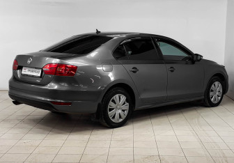 Подержанный автомобиль Volkswagen Jetta Sedan 2013 года (4 фото)