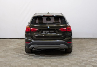 Подержанный автомобиль BMW X1 2018 года (6 фото)