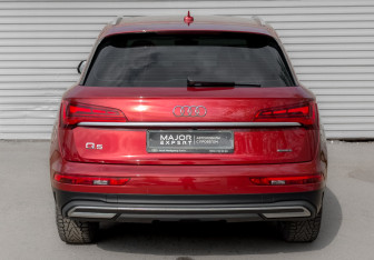 Подержанный автомобиль Audi Q5 2021 года (6 фото)
