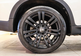 Подержанный автомобиль BMW X5 2013 года (26 фото)