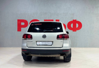 Подержанный автомобиль Volkswagen Touareg 2007 года (6 фото)
