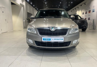 Подержанный автомобиль Skoda Fabia Hatchback 2011 года (2 фото)
