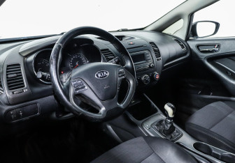 Подержанный автомобиль Kia Cerato Sedan 2013 года (9 фото)