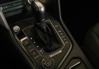 Подержанный автомобиль Volkswagen Tiguan 2017 года (16 фото)