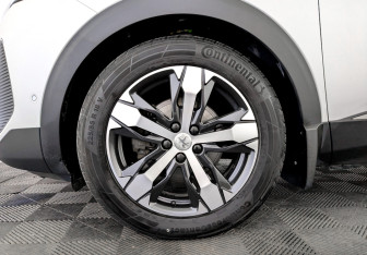 Подержанный автомобиль Peugeot 3008 2021 года (18 фото)