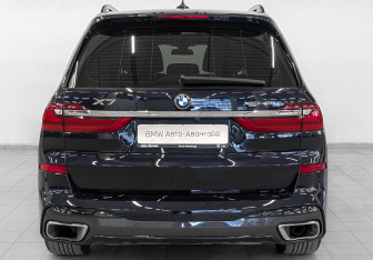 Подержанный автомобиль BMW X7 2020 года (6 фото)