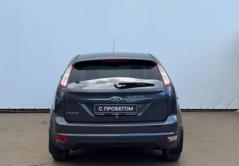 Подержанный автомобиль Ford Focus Hatchback 2009 года (7 фото)