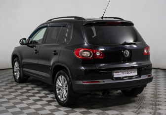 Подержанный автомобиль Volkswagen Tiguan 2009 года (7 фото)