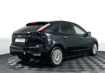 Подержанный автомобиль Ford Focus Hatchback 2010 года (5 фото)
