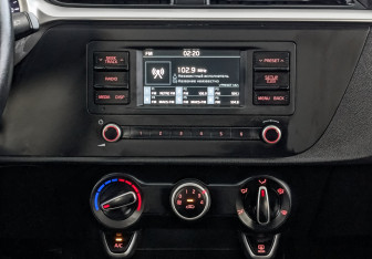 Подержанный автомобиль Kia Rio Hatchback 2021 года (14 фото)