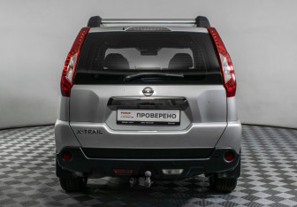 Подержанный автомобиль Nissan X-Trail 2013 года (6 фото)
