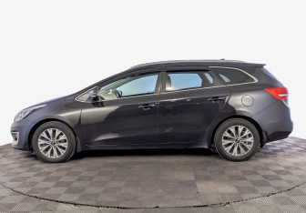 Подержанный автомобиль Kia Ceed Wagon 2018 года (8 фото)