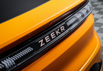 Подержанный автомобиль Zeekr 001 2023 года (17 фото)