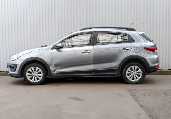 Подержанный автомобиль Kia Rio Hatchback 2020 года (8 фото)