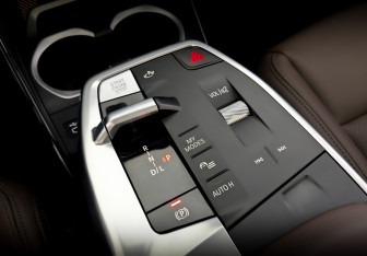 Подержанный автомобиль BMW X1 2024 года (28 фото)