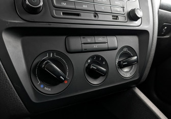 Подержанный автомобиль Volkswagen Jetta Sedan 2015 года (21 фото)