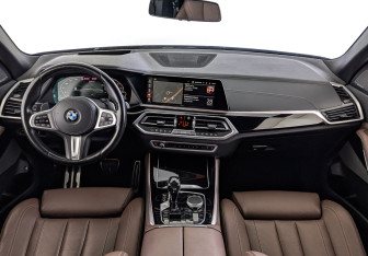 Подержанный автомобиль BMW X5 2020 года (14 фото)