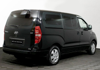 Подержанный автомобиль Hyundai Grand Starex 2014 года (4 фото)