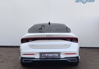 Подержанный автомобиль Kia K5 2023 года (7 фото)