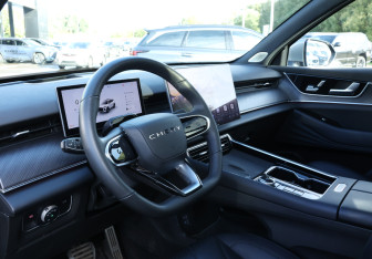 Подержанный автомобиль Chery Tiggo 9 2024 года (13 фото)