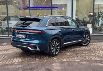 Подержанный автомобиль Geely Monjaro 2024 года (8 фото)