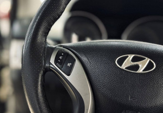 Подержанный автомобиль Hyundai i30 Wagon 2013 года (12 фото)