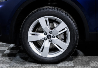 Подержанный автомобиль Audi Q5 2021 года (15 фото)