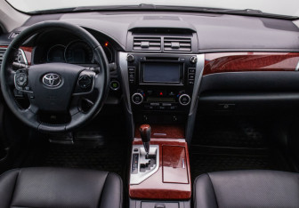 Подержанный автомобиль Toyota Camry Sedan 2012 года (13 фото)