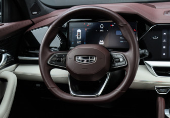 Подержанный автомобиль Geely Monjaro 2023 года (14 фото)