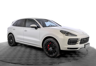 Подержанный автомобиль Porsche Cayenne 2021 года (3 фото)