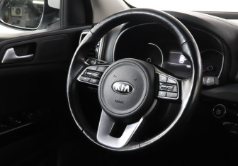 Подержанный автомобиль Kia Sportage 2021 года (15 фото)