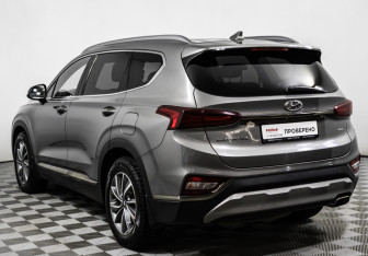 Подержанный автомобиль Hyundai Santa Fe 2019 года (7 фото)
