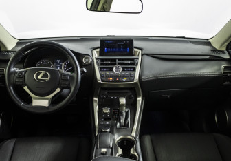 Подержанный автомобиль Lexus NX 2015 года (13 фото)