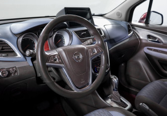 Подержанный автомобиль Opel Mokka 2013 года (14 фото)