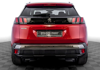 Подержанный автомобиль Peugeot 3008 2018 года (6 фото)