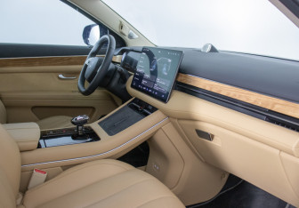 Подержанный автомобиль AITO M7 2023 года (7 фото)