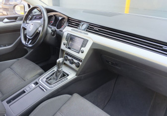 Подержанный автомобиль Volkswagen Passat Sedan 2016 года (10 фото)