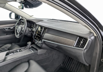 Подержанный автомобиль Volvo V90 Cross Country 2019 года (11 фото)