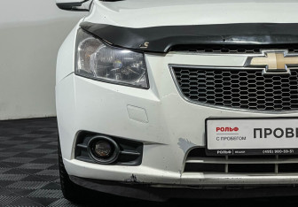 Подержанный автомобиль Chevrolet Cruze Hatchback 2012 года (14 фото)