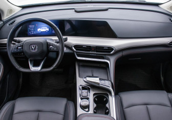 Подержанный автомобиль Changan UNI-T 2024 года (13 фото)