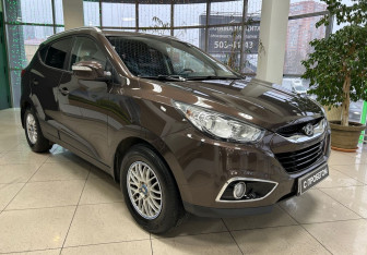Подержанный автомобиль Hyundai ix35 2012 года (3 фото)