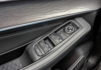 Подержанный автомобиль Exeed LX 2022 года (30 фото)